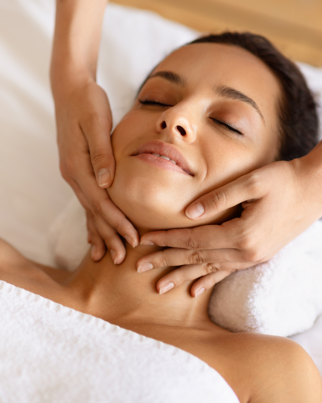 Jawline support and neck aging solutions at SCC cosmetic clinic on the Sunshine Coast