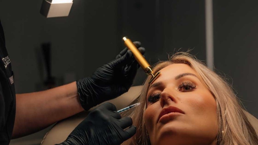 Why Cosmetic Clinic Treatments Are the Secret to Radiant Skin