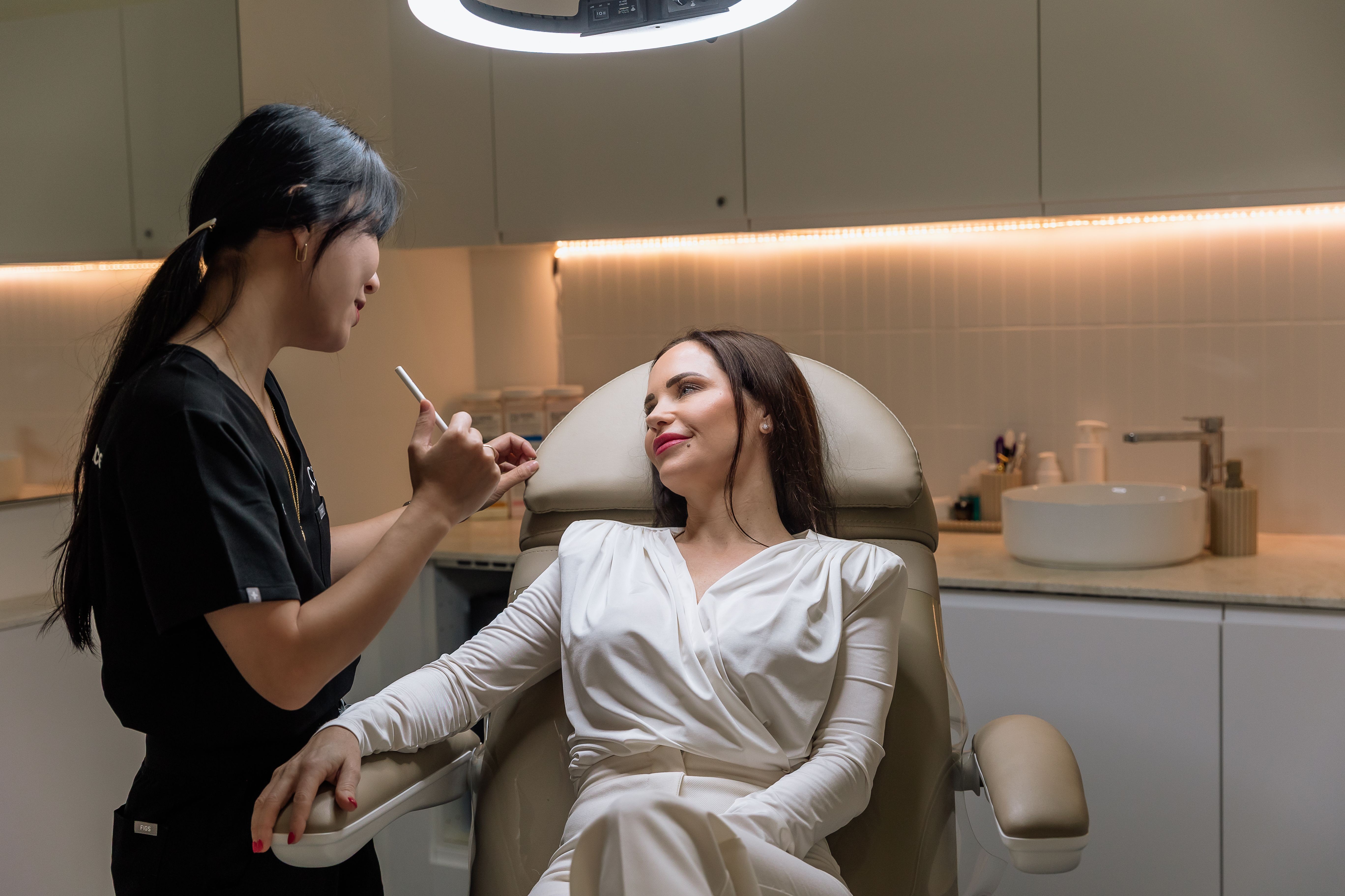 Thread Lift Sunshine Coast: Lifting Jowls Without Surgery